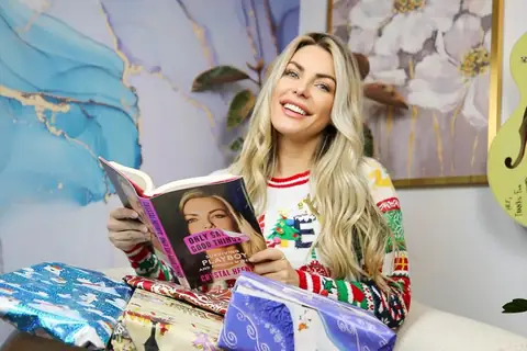 Playboy à 80 ans : Crystal Hefner révèle un secret CHOC sur leur vie de couple !