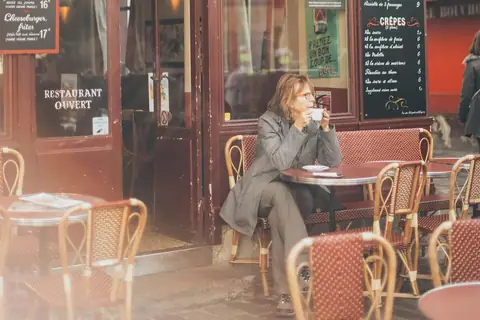 Adopter les Soins Personnels à la Française : Le Guide Ultime